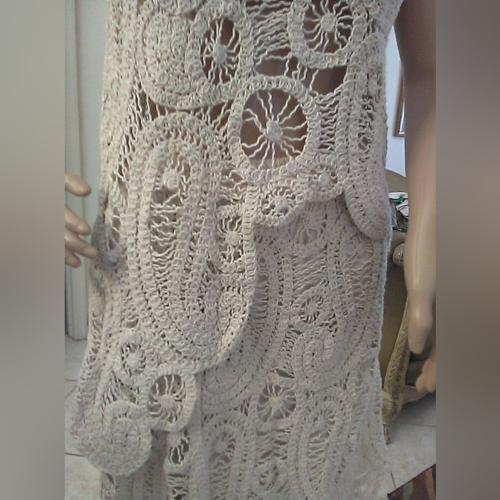 BNWOT AMZ. HANDMADE CROCHET SKIRT/TOP SET (3 WAYS SKIRT) CREAM SEE Measurements - Picture 7 of 16